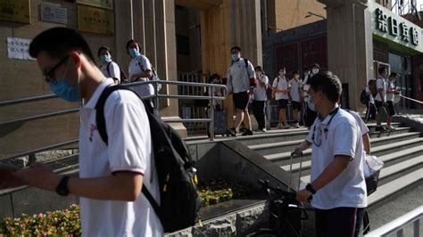 how long are schools closed in china